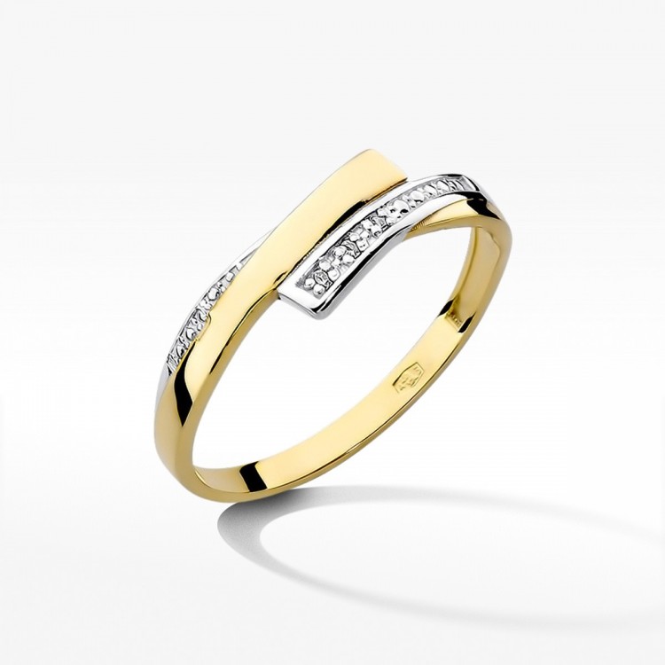 Pierścionek zaręczynowy z diamentami