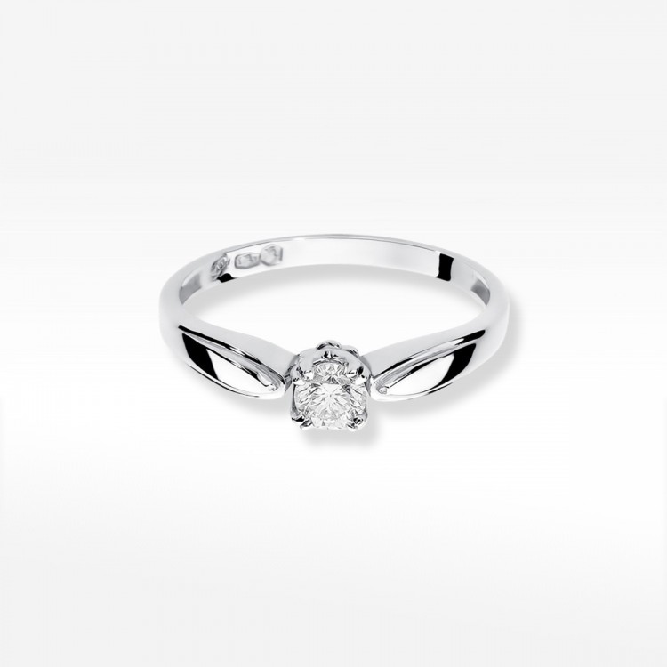 Pierścionek zaręczynowy z diamentem