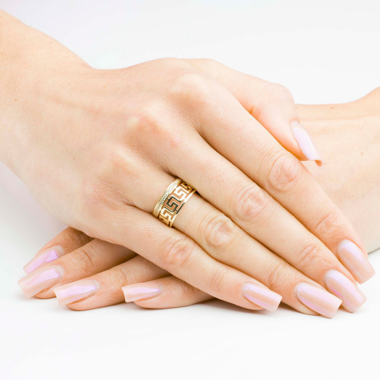 Pierścionek ze złota z wzorem greckim i białymi cyrkoniami