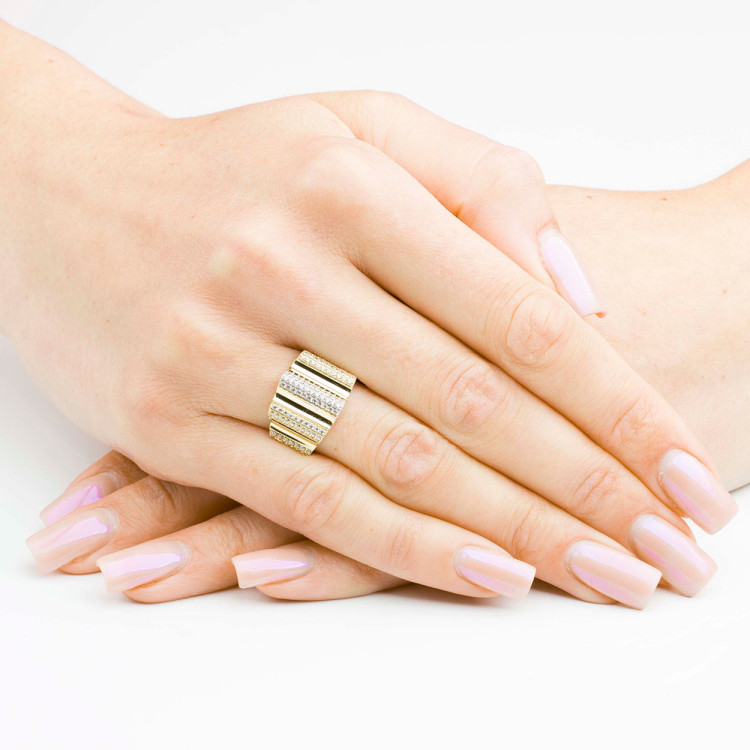 Pierścionek ze złota z białymi cyrkoniami