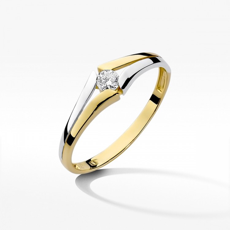 Pierścionek zaręczynowy z diamentem