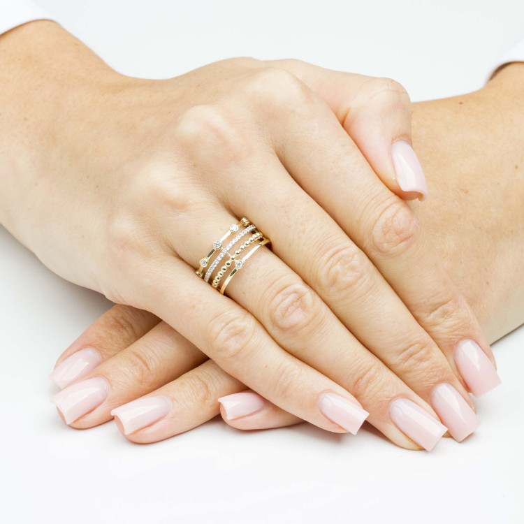 Pierścionek ze złota z białymi cyrkoniami