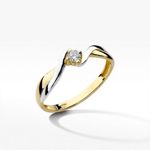 Pierścionek zaręczynowy z diamentem