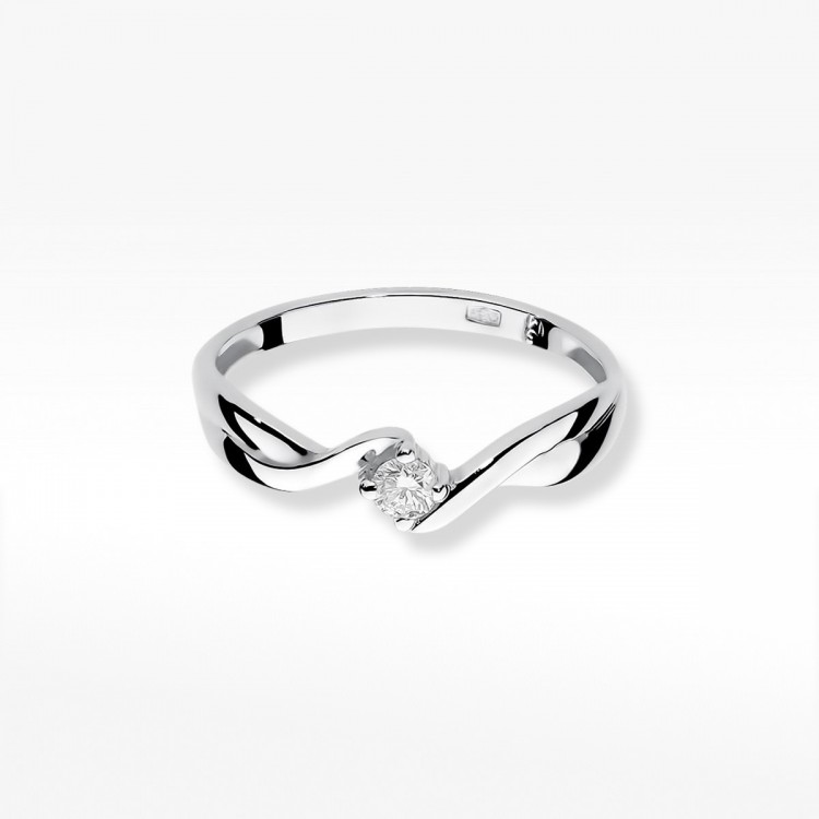 Pierścionek zaręczynowy z diamentem