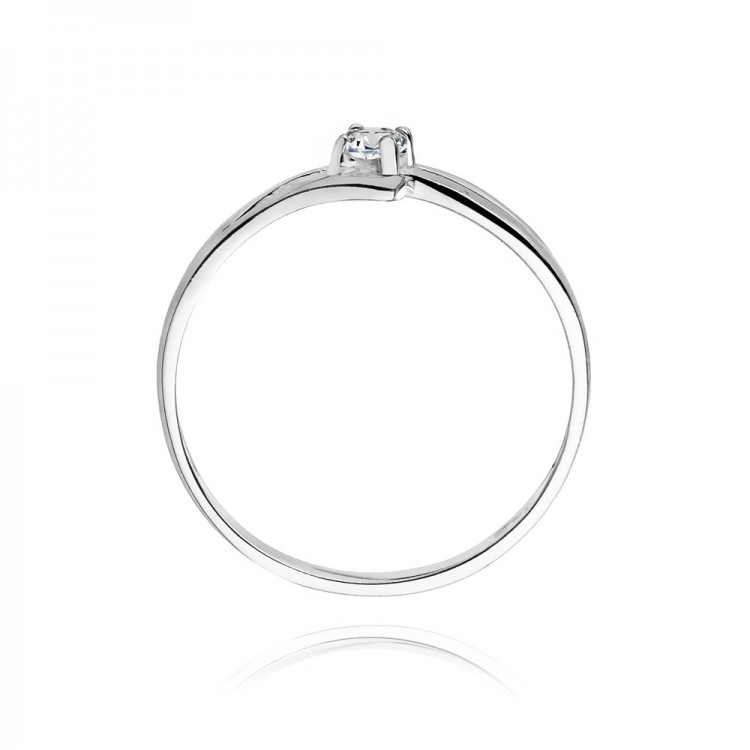 Pierścionek zaręczynowy z diamentem