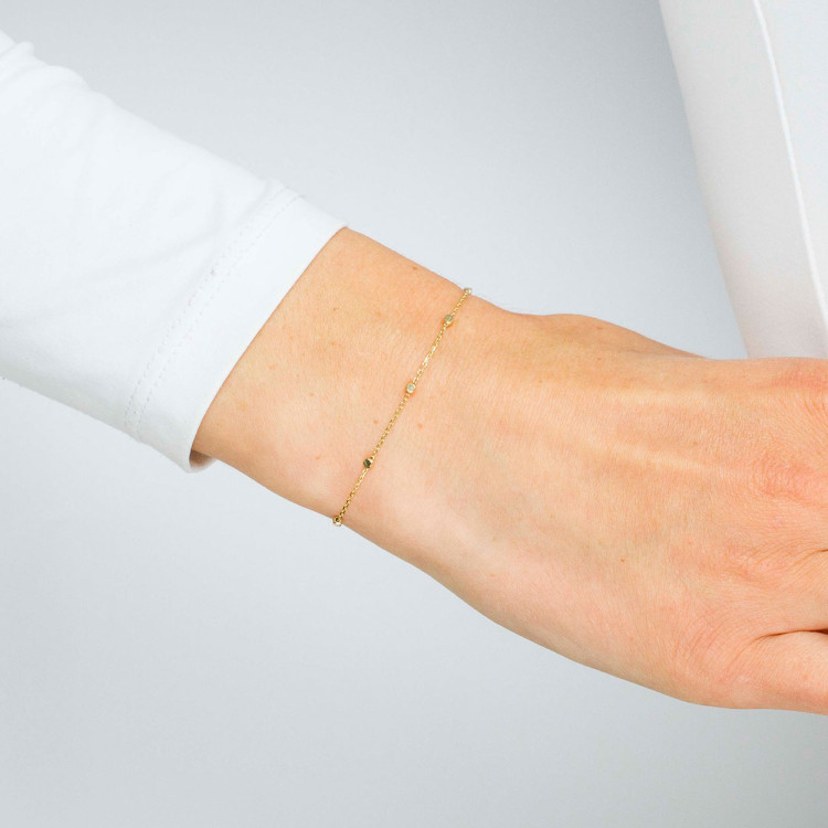 Bransoletka ze złota z koralikami