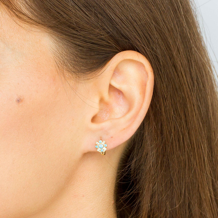 Kolczyki ze złota z niebieskimi i białymi cyrkoniami