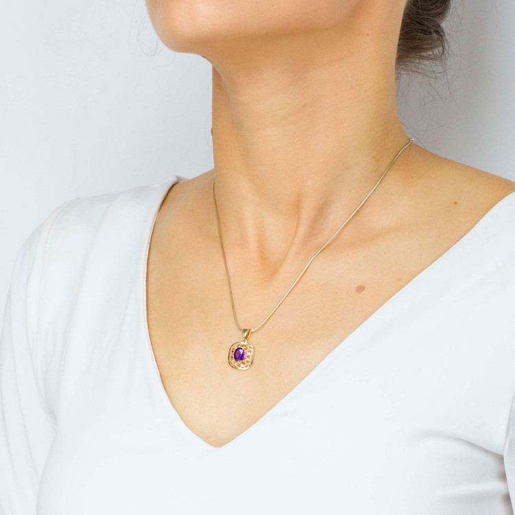 Zawieszka ze złota z fioletową cyrkonią