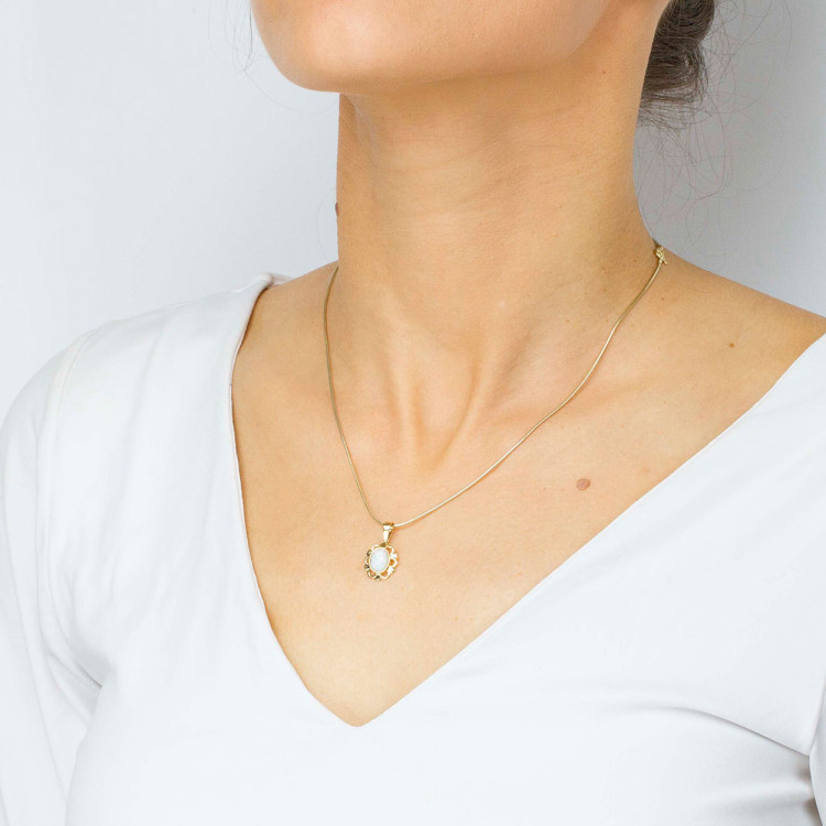 Zawieszka ze złota z opalem