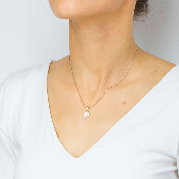 Zawieszka ze złota z opalem i białymi cyrkoniami