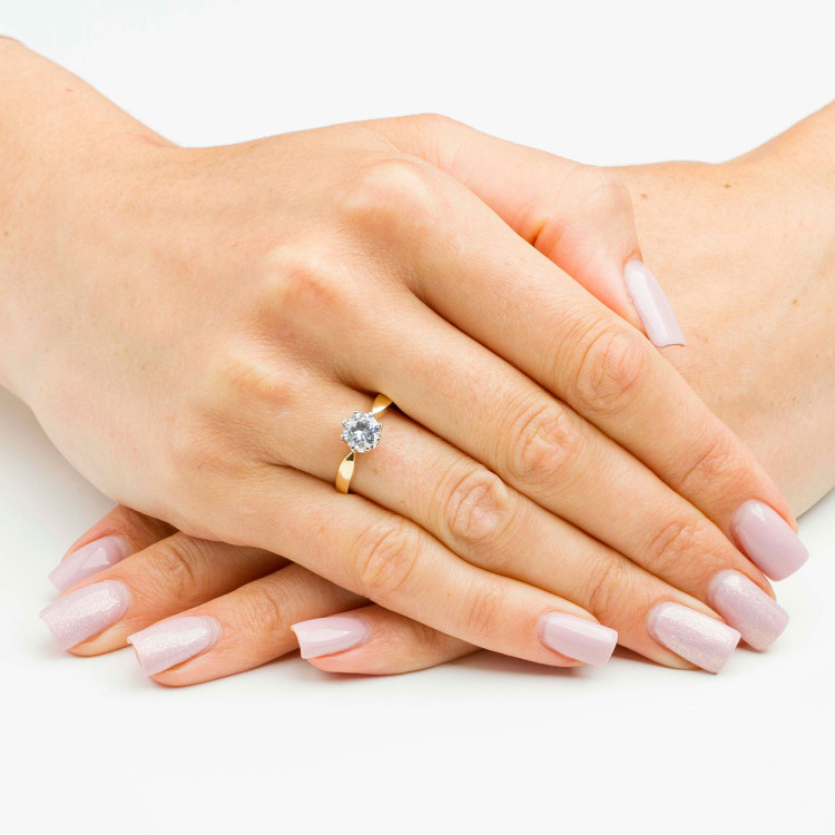 Pierścionek ze złota z białą cyrkonią