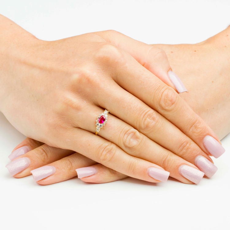 Pierścionek ze złota z różową i białymi cyrkoniami