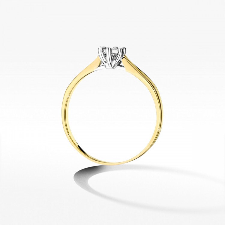 Pierścionek zaręczynowy z diamentem