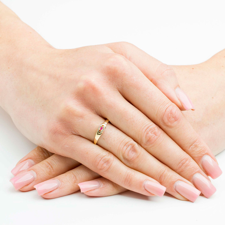 Pierścionek ze złota z różową i białymi cyrkoniami