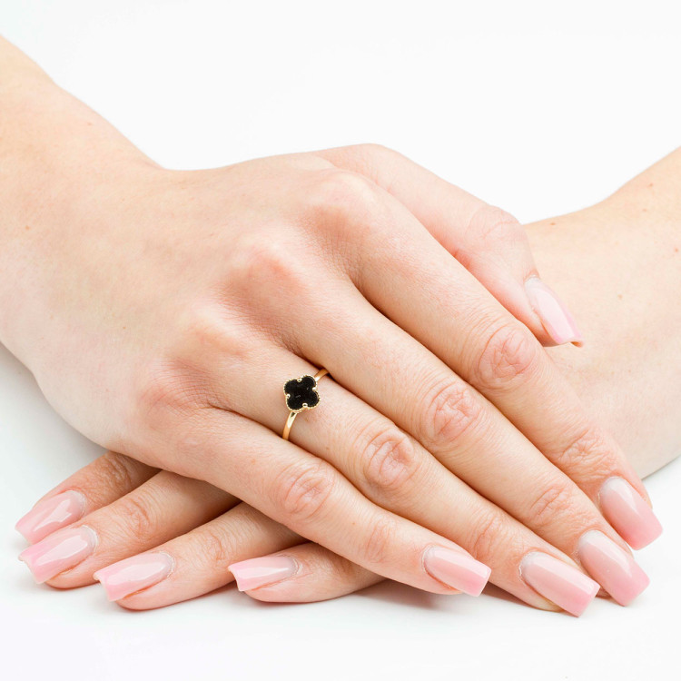 Pierścionek ze złota z onyksem