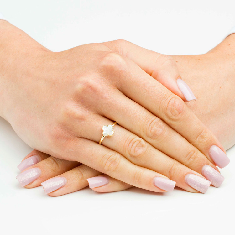 Pierścionek ze złota z masą perłową