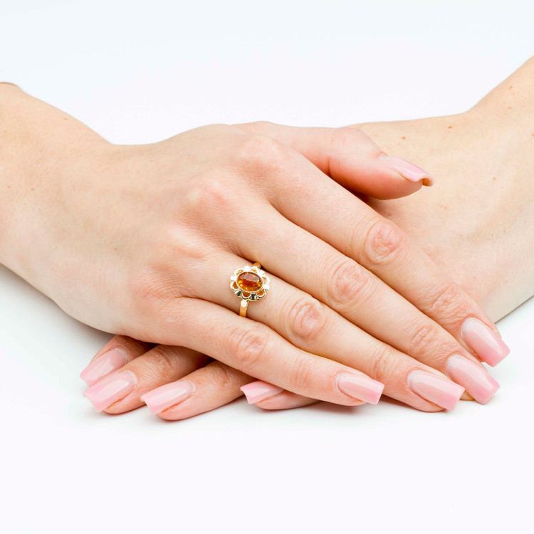 Pierścionek ze złota z bursztynem