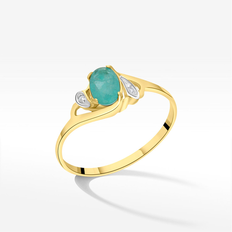 Pierścionek ze złota z zielonym kamieniem
