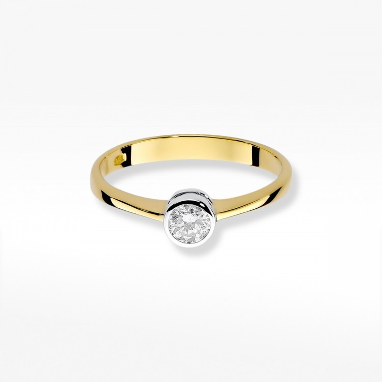 Pierścionek zaręczynowy z diamentem