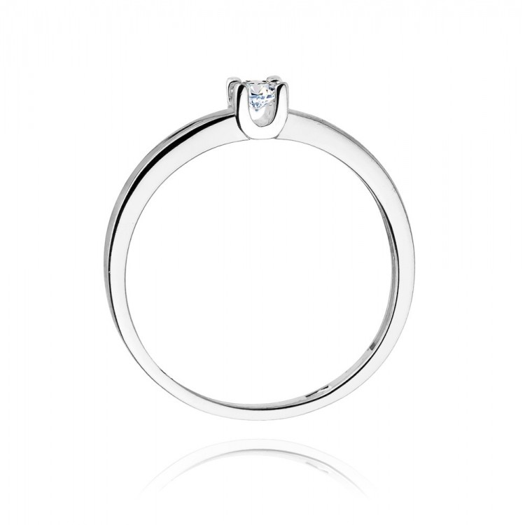 Pierścionek zaręczynowy z diamentem