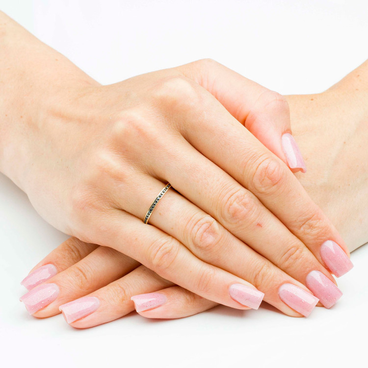 Pierścionek ze złota z czarnymi cyrkoniami