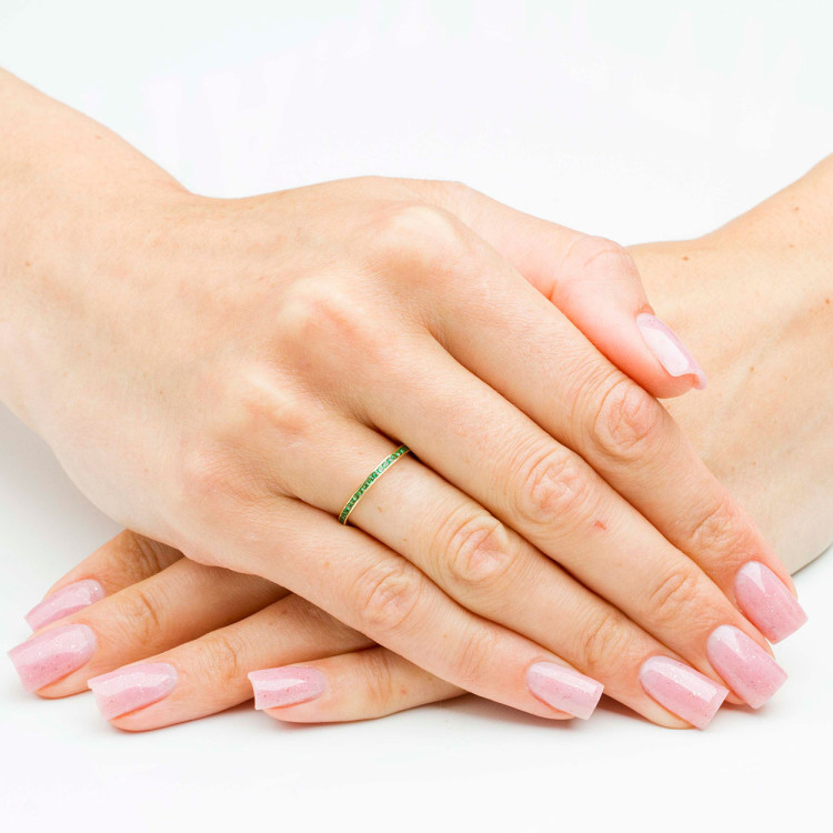 Pierścionek ze złota z zielonymi cyrkoniami