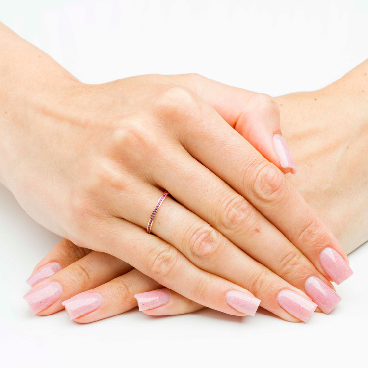 Pierścionek ze złota z różowymi cyrkoniami