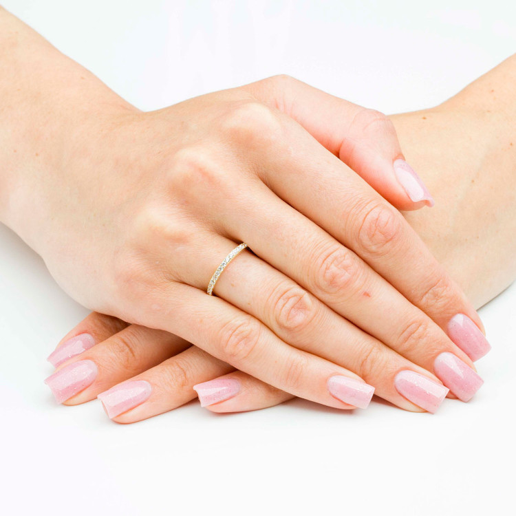 Pierścionek ze złota z białymi cyrkoniami