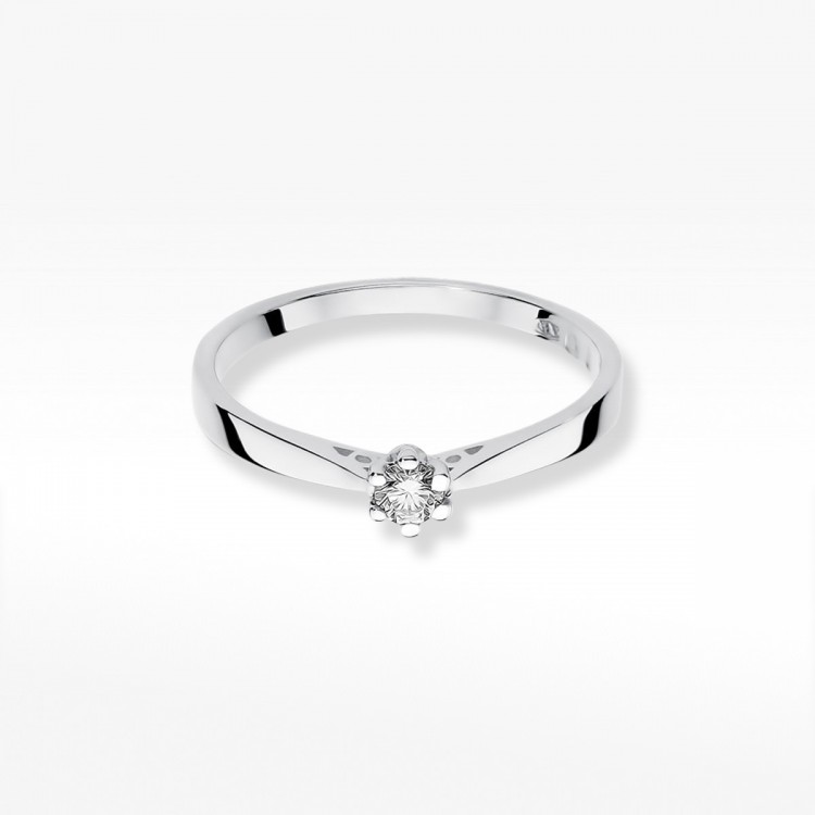 Pierścionek zaręczynowy z diamentem