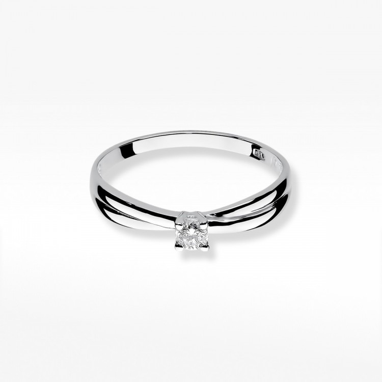 Pierścionek zaręczynowy z diamentem