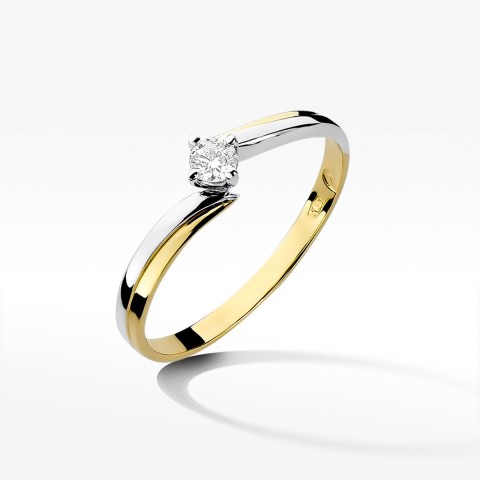 Pierścionek zaręczynowy z diamentem