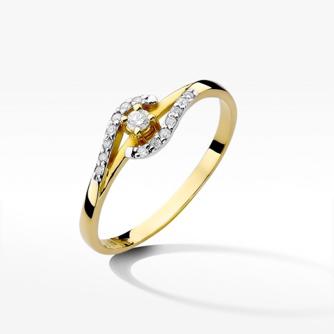 Pierścionek zaręczynowy z diamentami