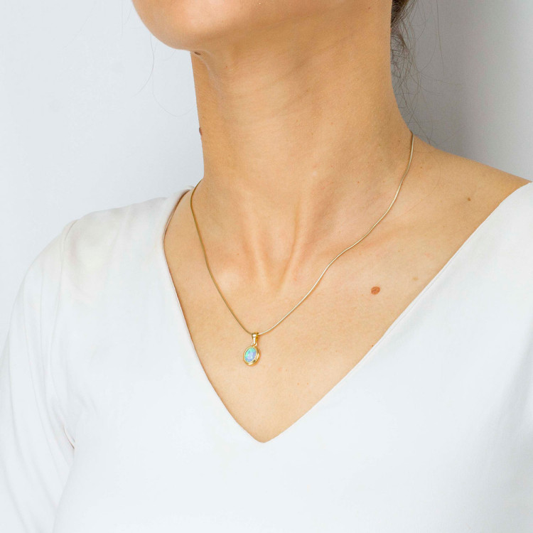 Zawieszka ze złota z opalem