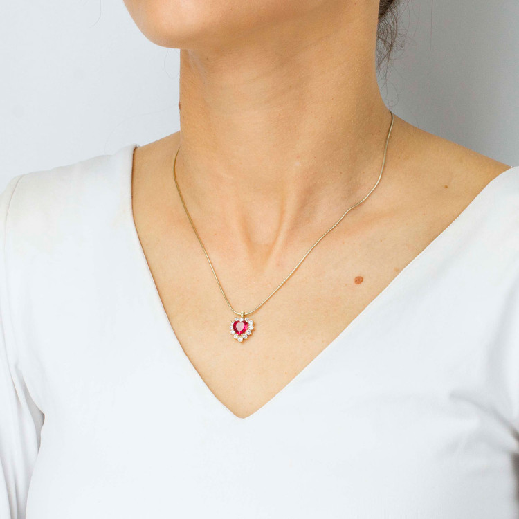 Zawieszka ze złota serce z różową i białymi cyrkoniami