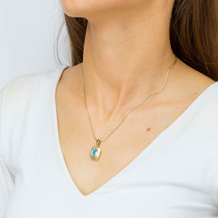 Zawieszka ze złota z niebieską cyrkonią i wzorem greckim