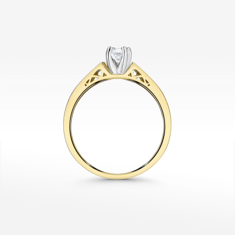 Pierścionek zaręczynowy z diamentami