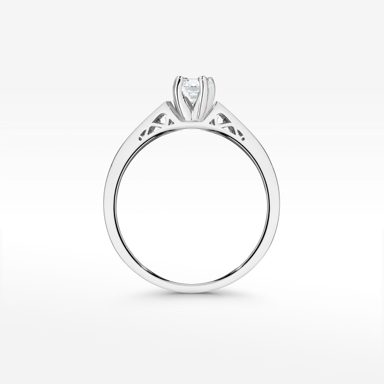 Pierścionek zaręczynowy z diamentami