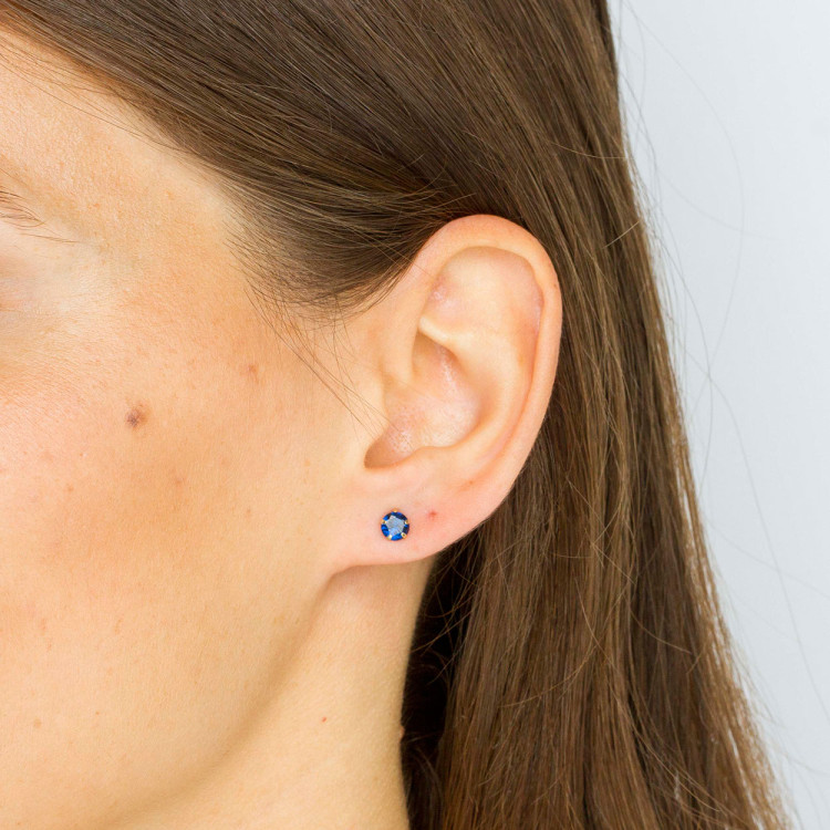 Kolczyki ze złota z niebieską cyrkonią