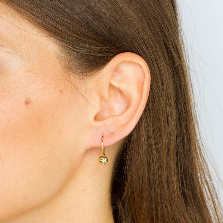 Kolczyki ze złota z kulką