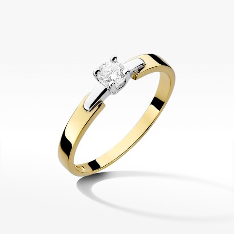 Pierścionek zaręczynowy z diamentem