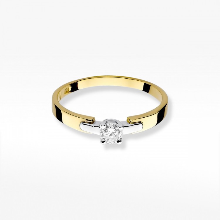 Pierścionek zaręczynowy z diamentem