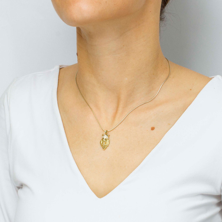 Zawieszka ze złota lew  w koronie