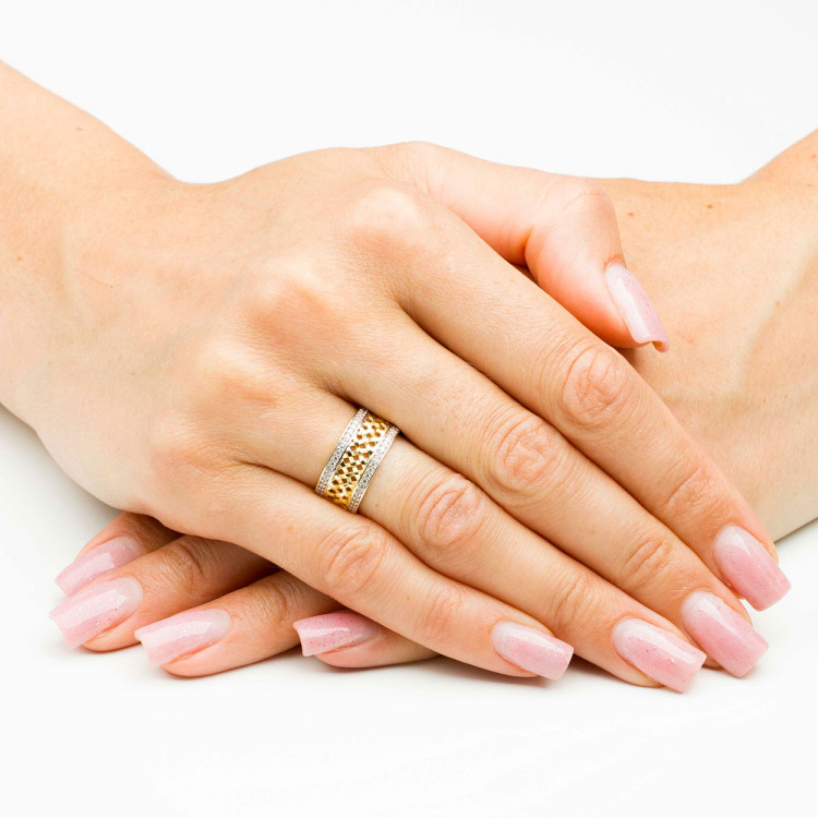 Pierścionek ze złota z białymi cyrkoniami