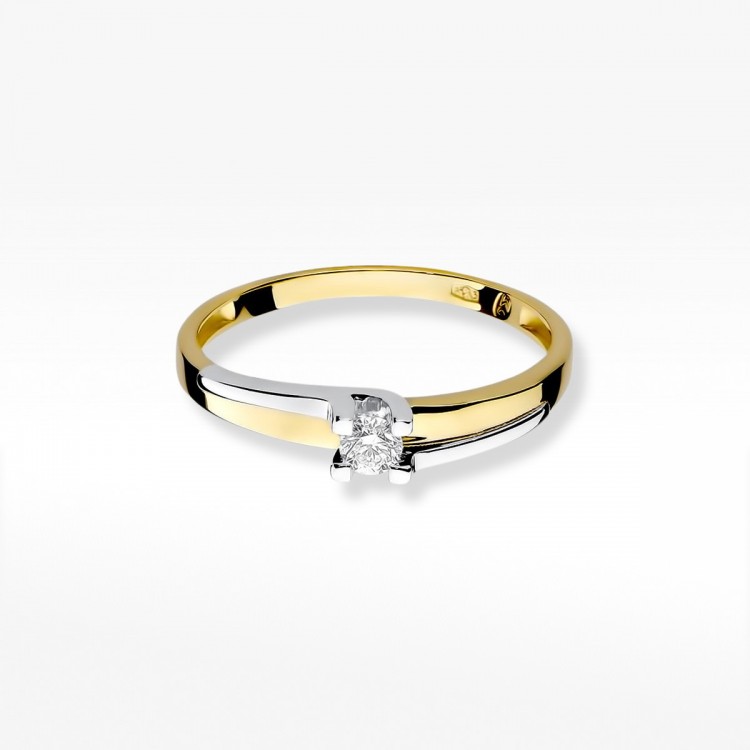 Pierścionek zaręczynowy z diamentem