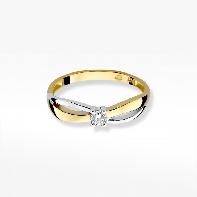 Pierścionek zaręczynowy z diamentem