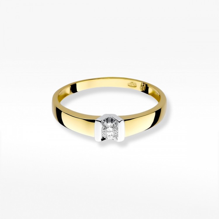 Pierścionek zaręczynowy z diamentem