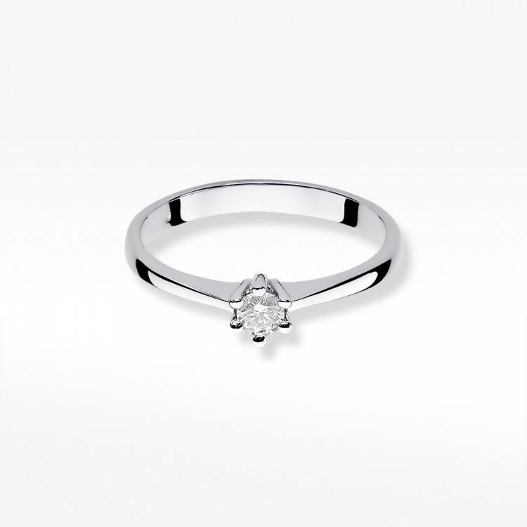 Pierścionek zaręczynowy z diamentem