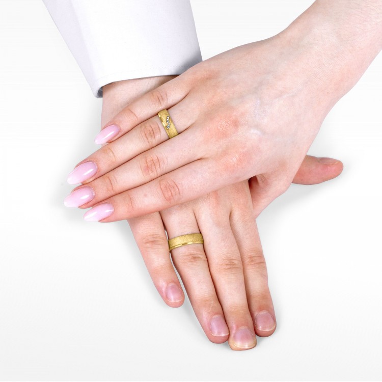 obraczki-slubne-nietypowe-polokragle