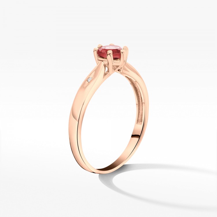 zloty-pierscionek-z-rubinem